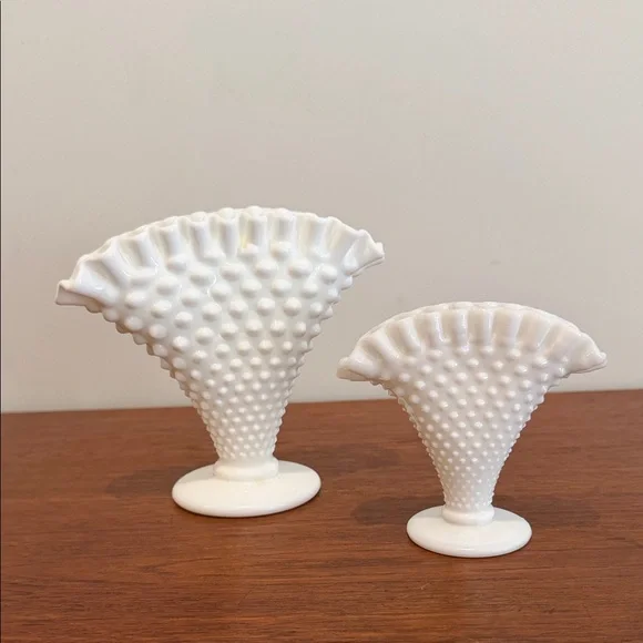 Vintage White Hobnail Fan Vase Set - Decorative Home Accents - Picture 1 of 7